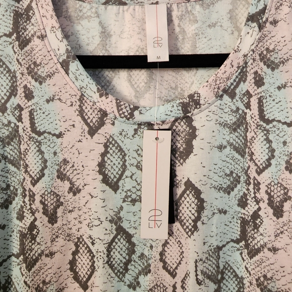 NWT JJ Basics athletic top sz M - Picture 3 of 9